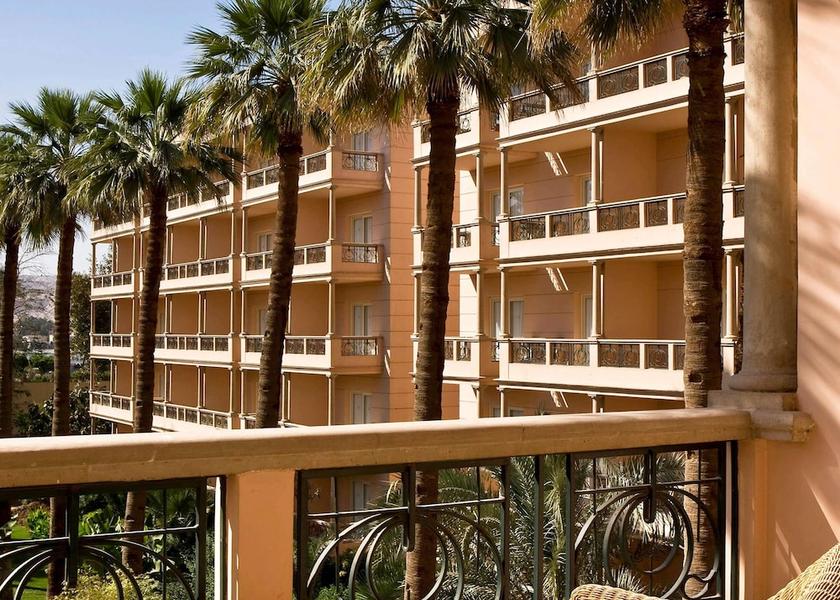  Luxor Exterior Detail