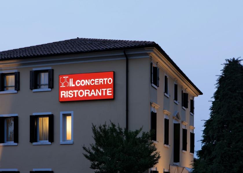 Veneto Silea Exterior Detail