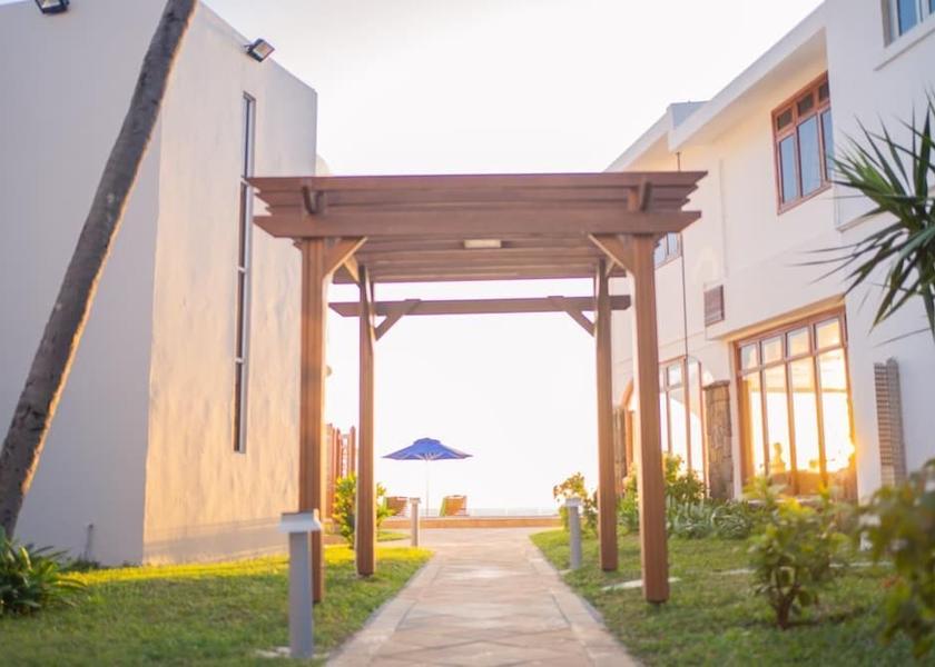 MU Flic-en-Flac Facade