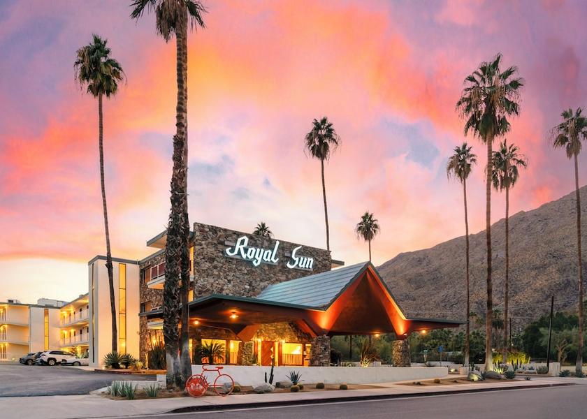 California Palm Springs Front of property