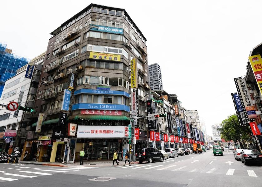  Taipei Exterior Detail