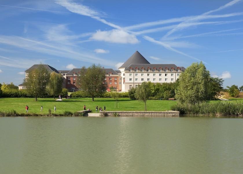 Ile-de-France Magny-le-Hongre Lake