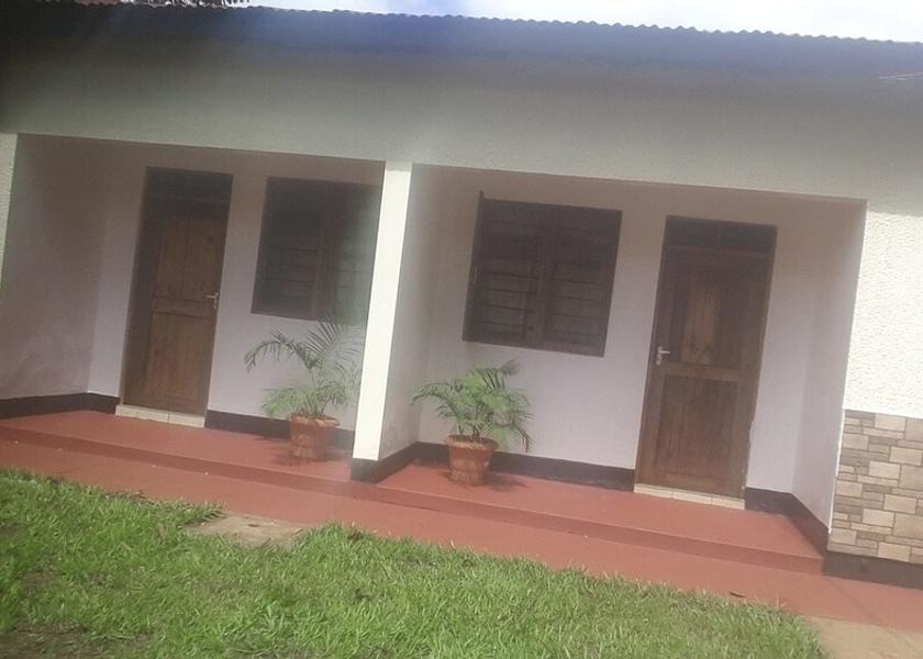  Moshi Exterior Detail