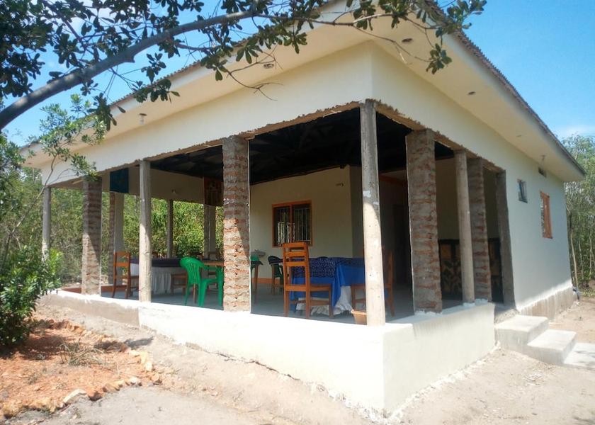  Kasese Exterior Detail