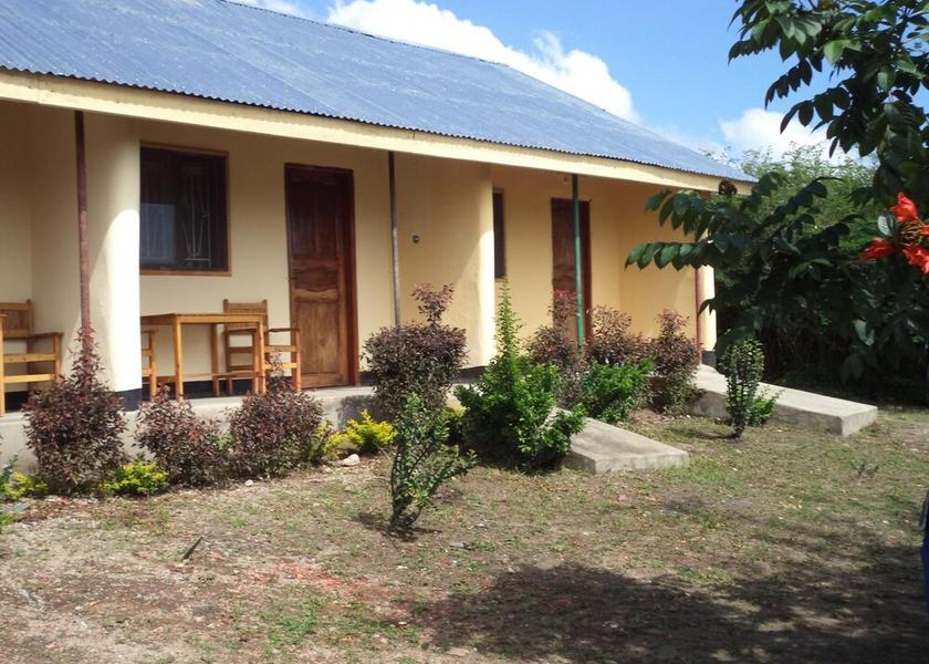  Kasese Exterior Detail