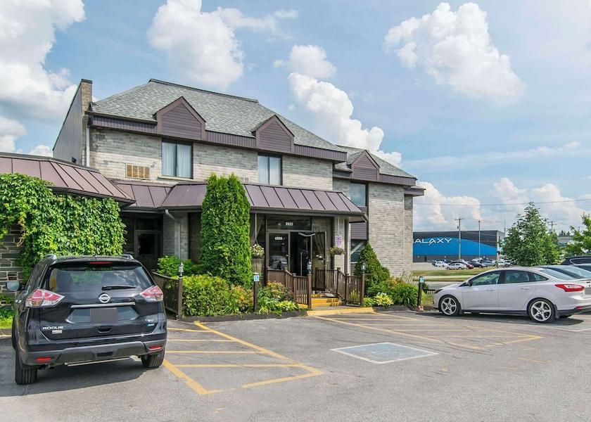 Quebec Sherbrooke Exterior