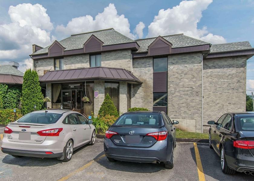 Quebec Sherbrooke Exterior