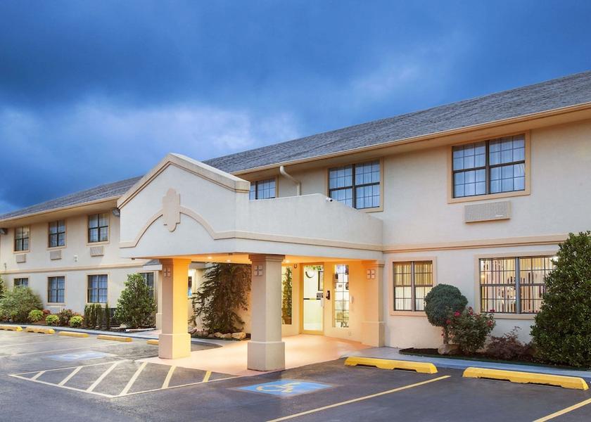 Oklahoma Sulphur Exterior Detail