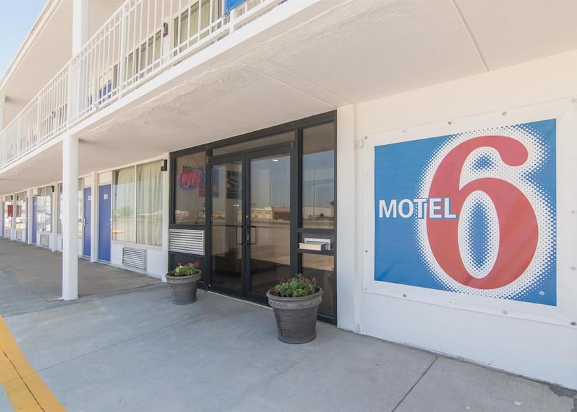 Kansas Liberal Entrance