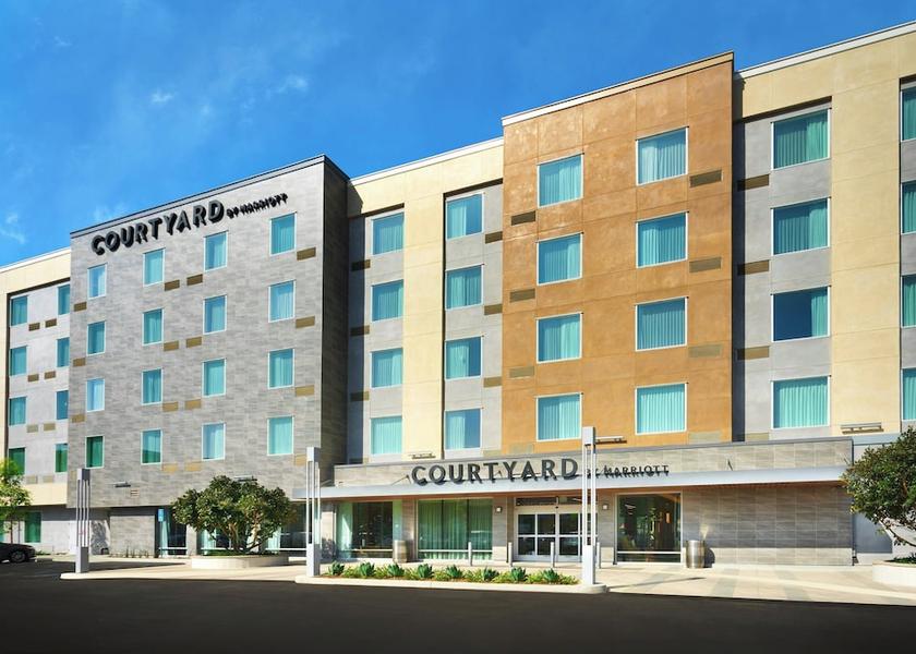 California Hawthorne Exterior Detail