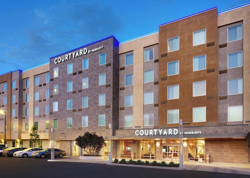 California Hawthorne Exterior Detail