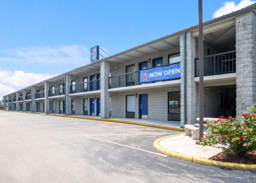 Kentucky London Exterior view