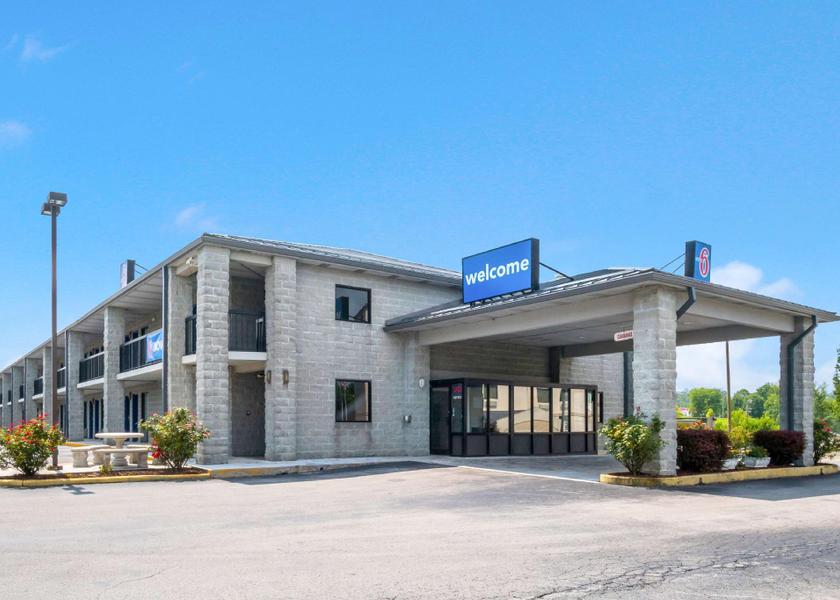 Kentucky London Exterior view