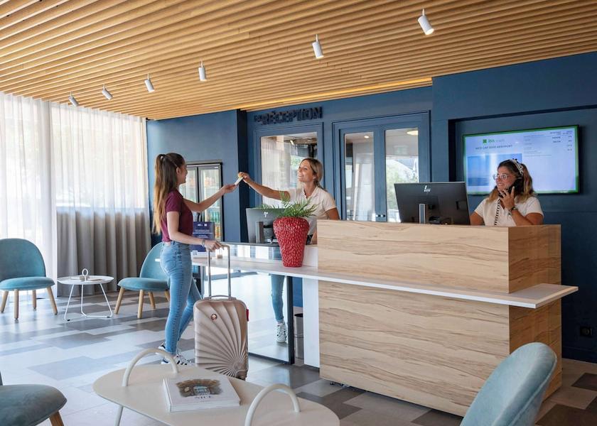 Provence - Alpes - Cote d'Azur Saint-Laurent-du-Var Reception