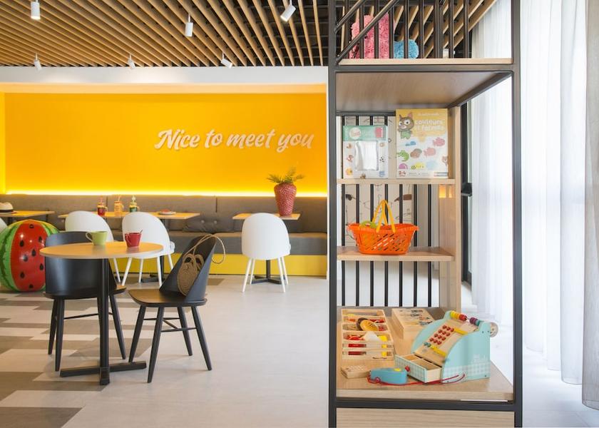 Provence - Alpes - Cote d'Azur Saint-Laurent-du-Var Indoor Games