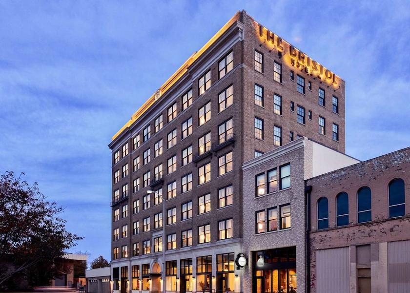 Virginia Bristol Front of property