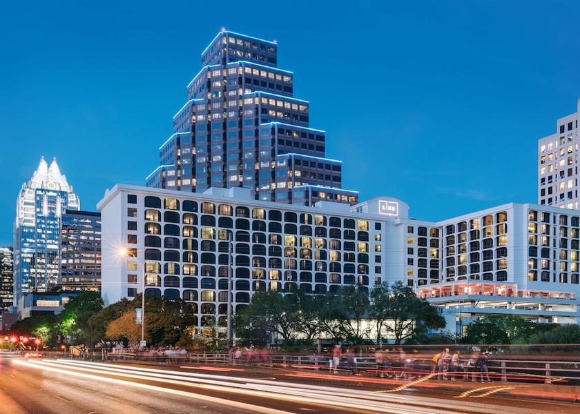 Texas Austin Front of property - evening/night