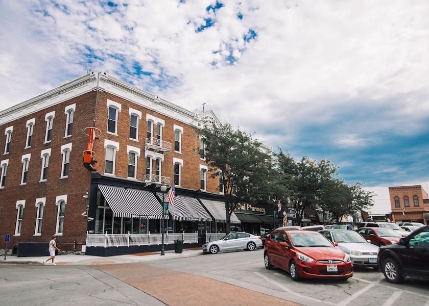 Iowa Centerville Exterior Detail