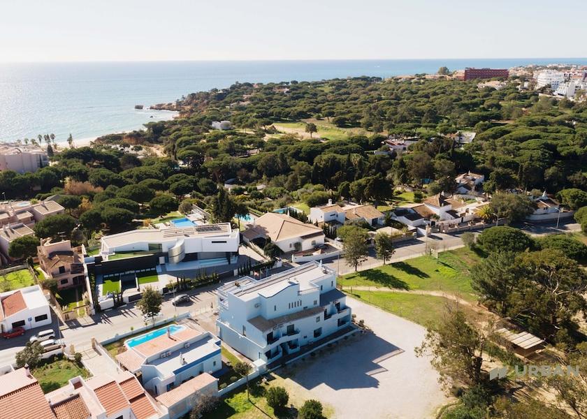 Faro Albufeira Primary image
