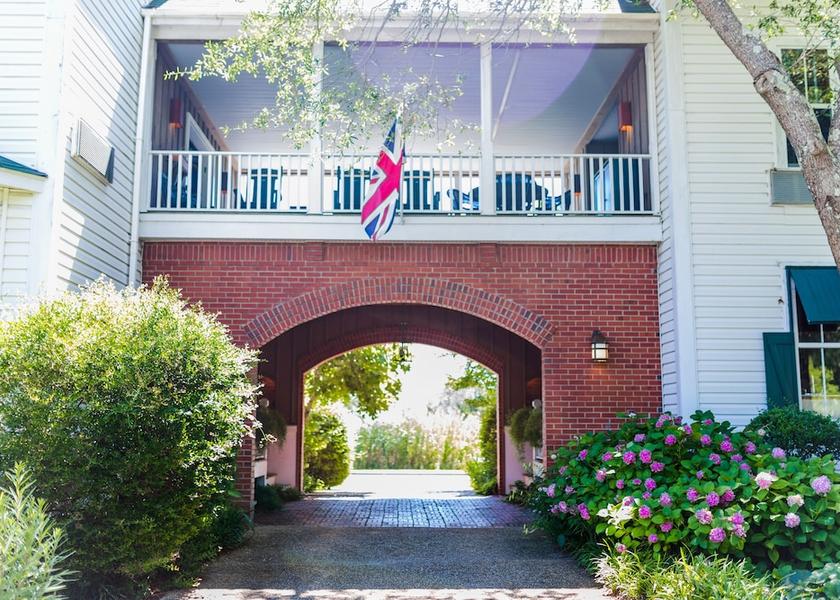 North Carolina Manteo Entrance