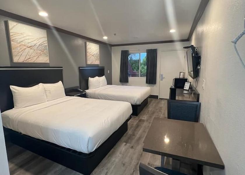 California Huntington Beach Room