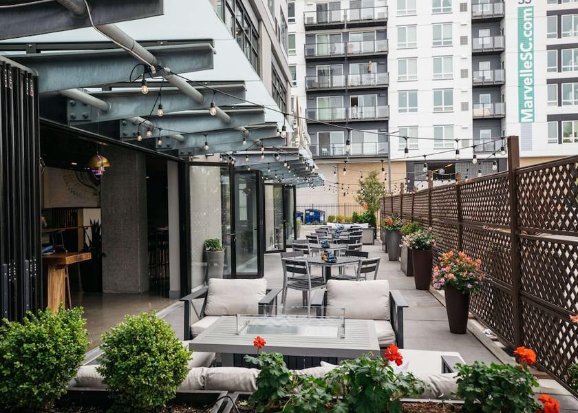 Washington Tukwila Outdoor dining