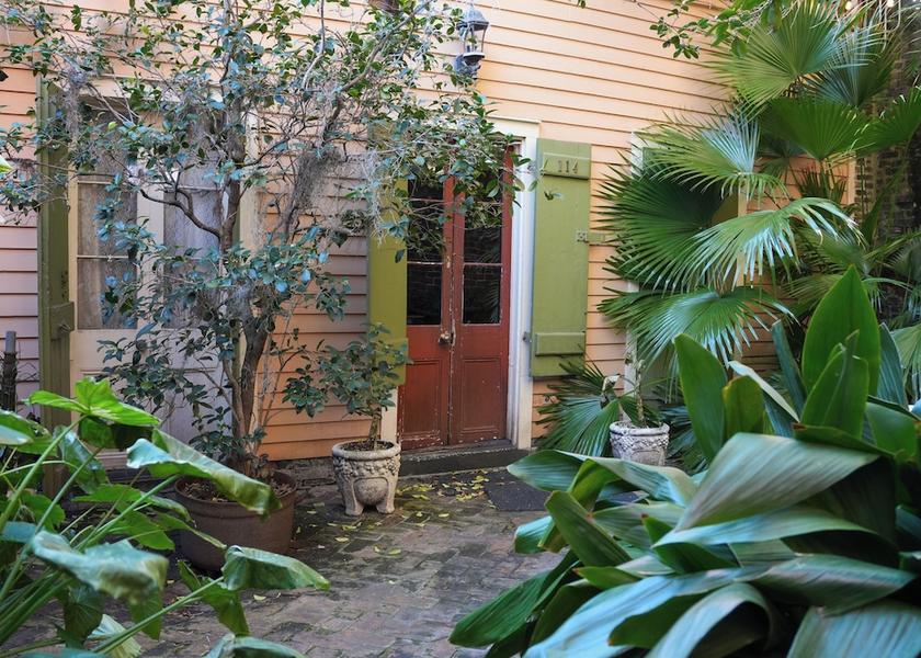 Louisiana New Orleans Terrace/patio