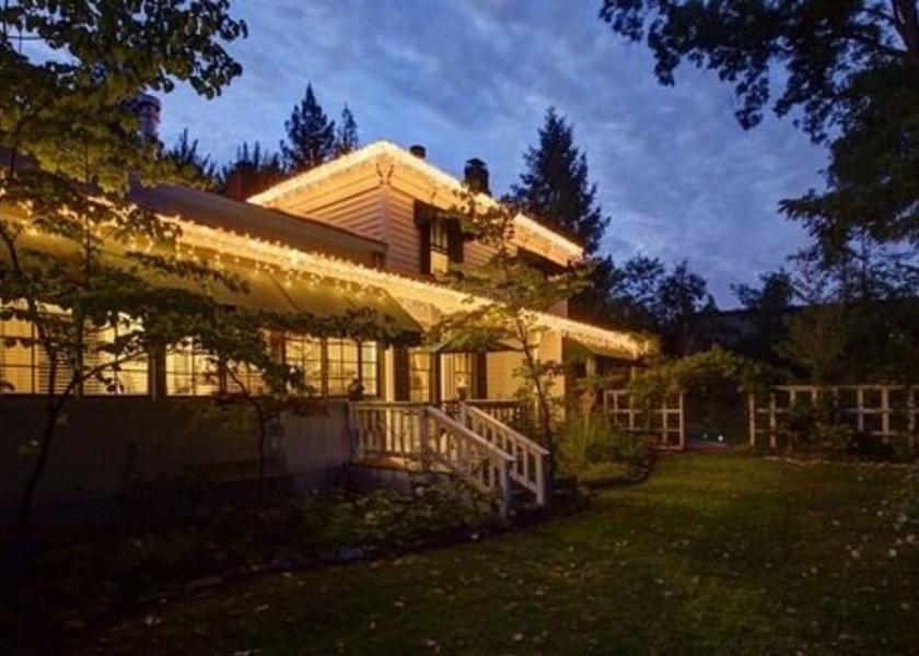 California Murphys Facade