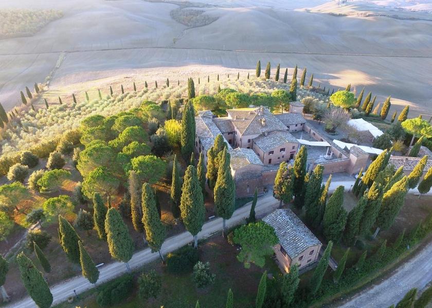 Tuscany Asciano Property Grounds