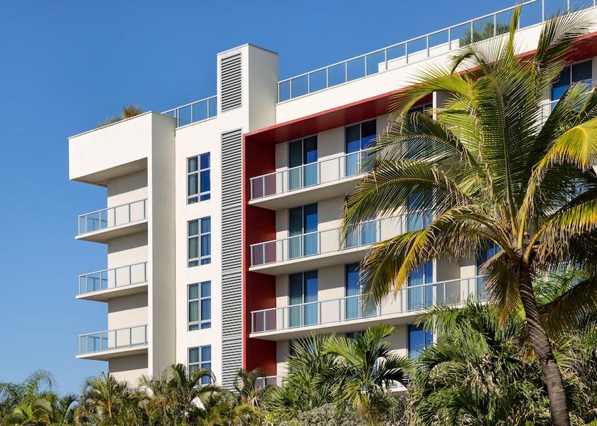 Florida Hollywood Front of property - evening/night