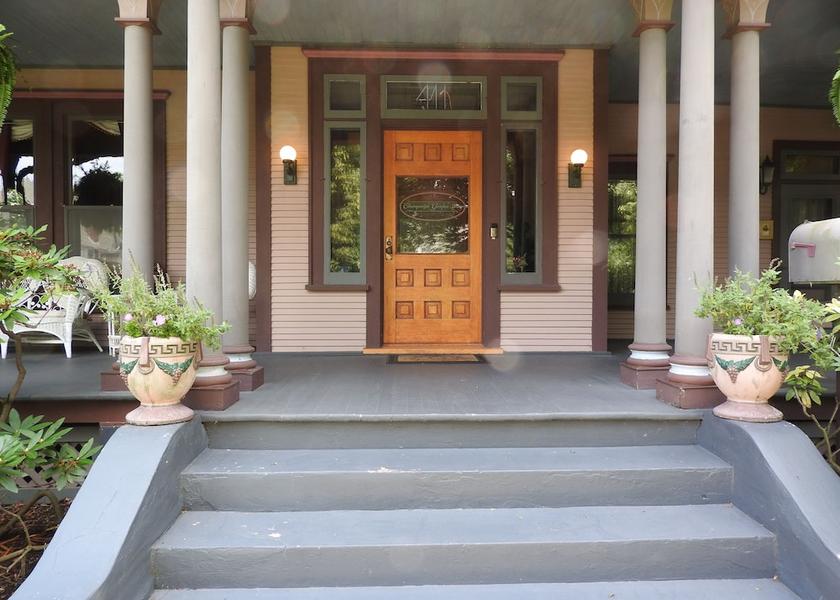Illinois Champaign Property entrance