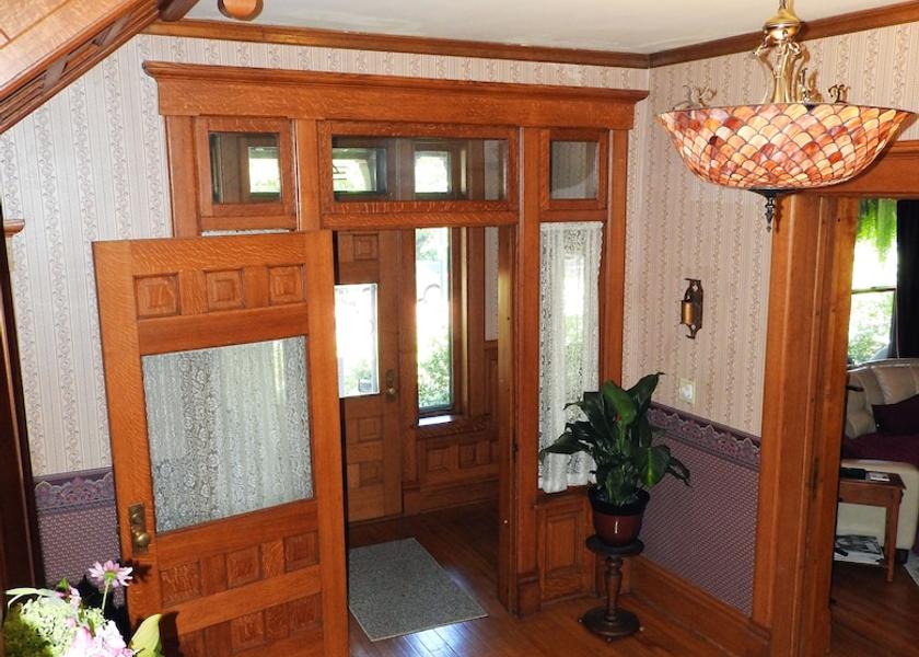 Illinois Champaign Interior Entrance