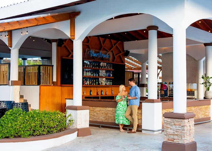 La Altagracia Punta Cana Poolside bar