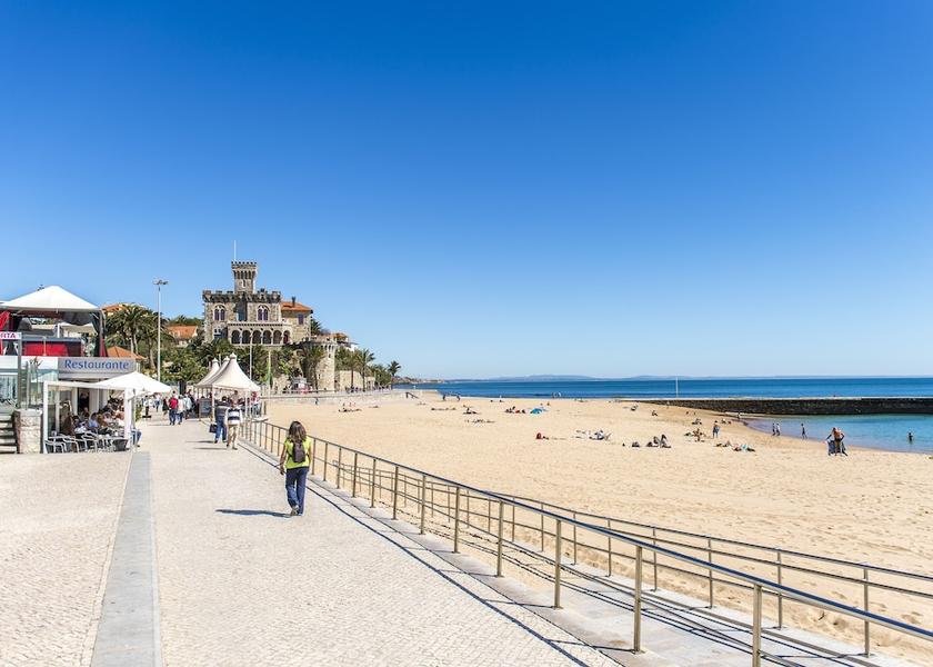  Cascais Beach