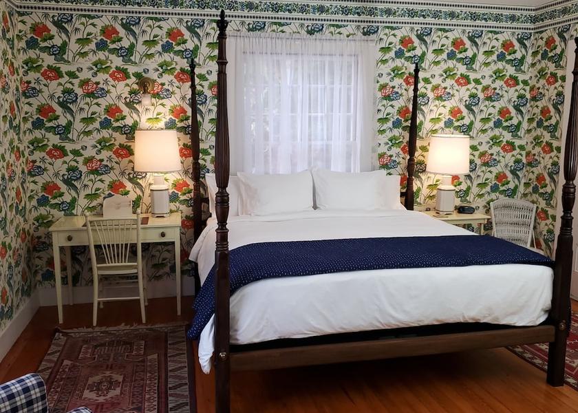 Maine Northeast Harbor Room