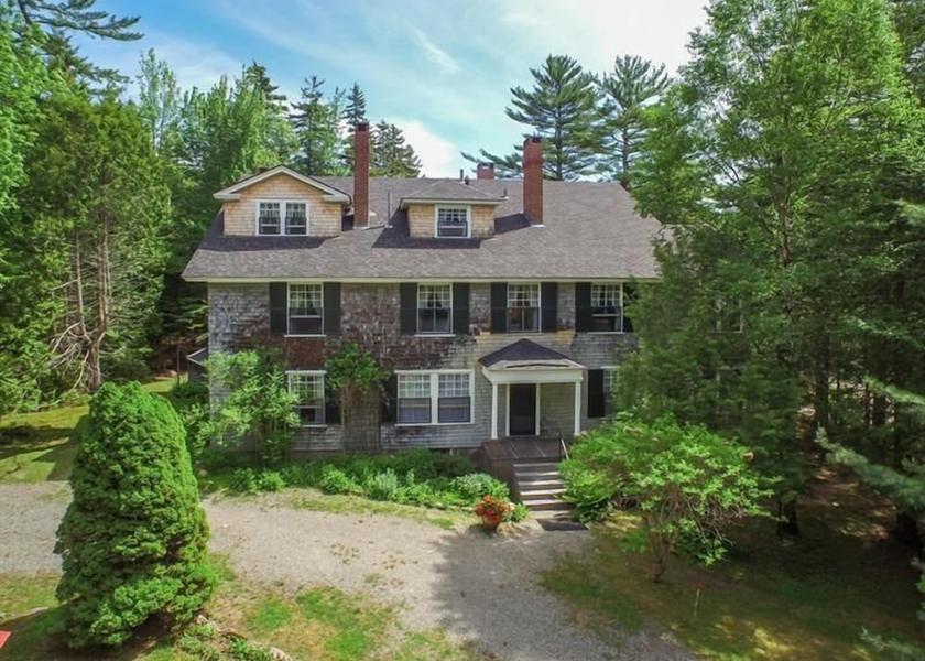 Maine Northeast Harbor Barbeque