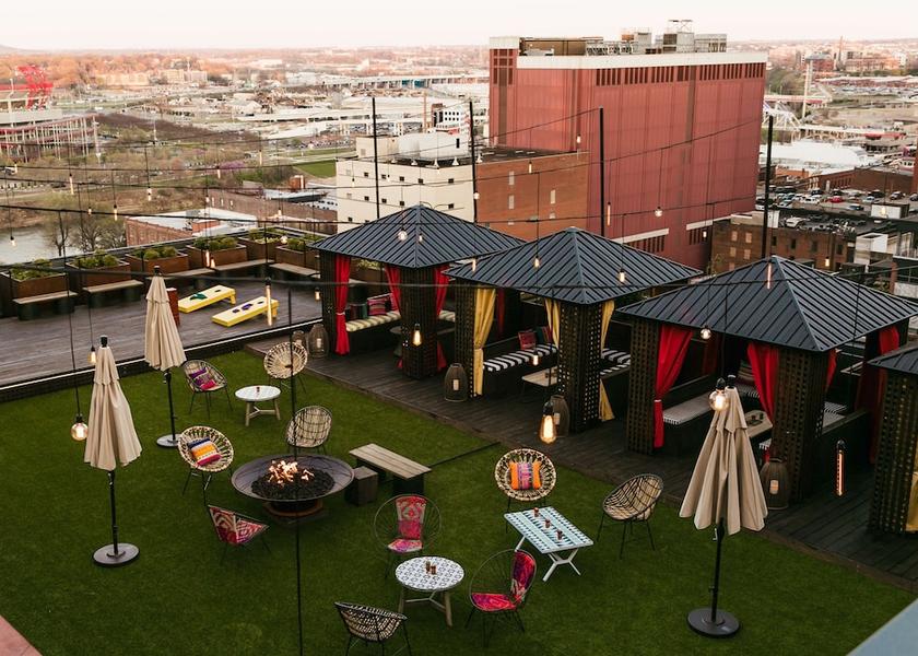 Tennessee Nashville Bar (on property)
