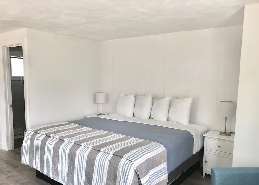 Massachusetts Dennis Port Room