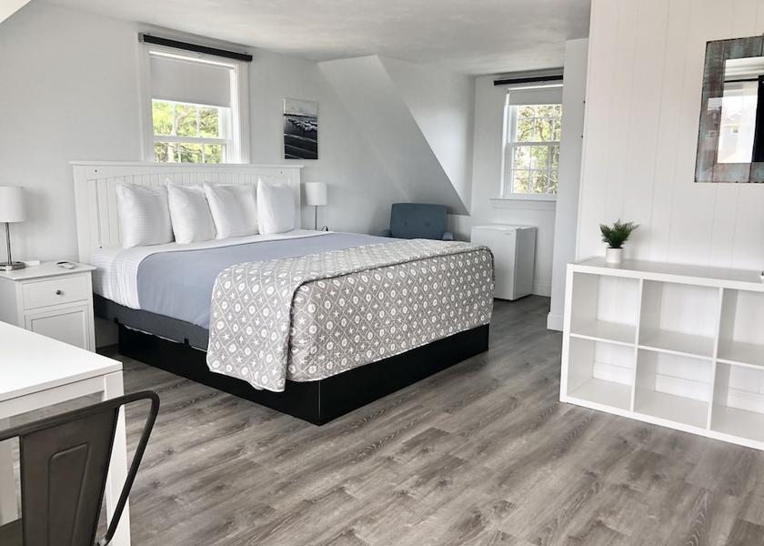 Massachusetts Dennis Port Room