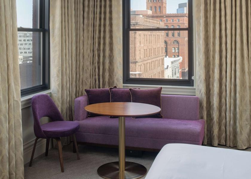 Missouri Kansas City Living Area