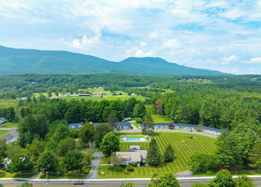 Vermont Manchester Center Exterior