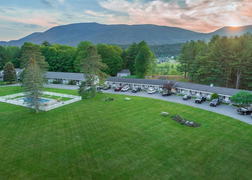 Vermont Manchester Center Property grounds