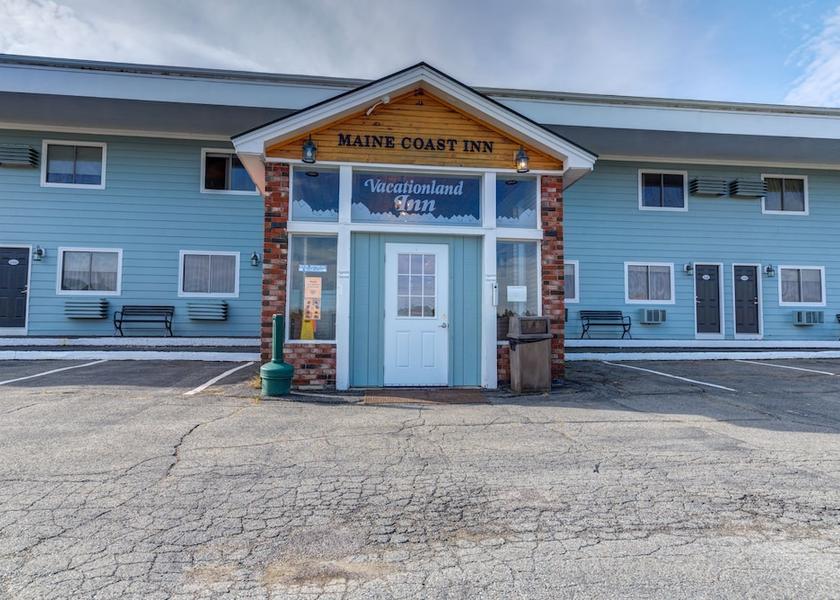 Maine Brewer Exterior Detail