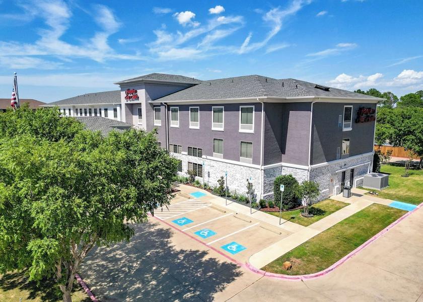 Texas Denton Exterior Detail