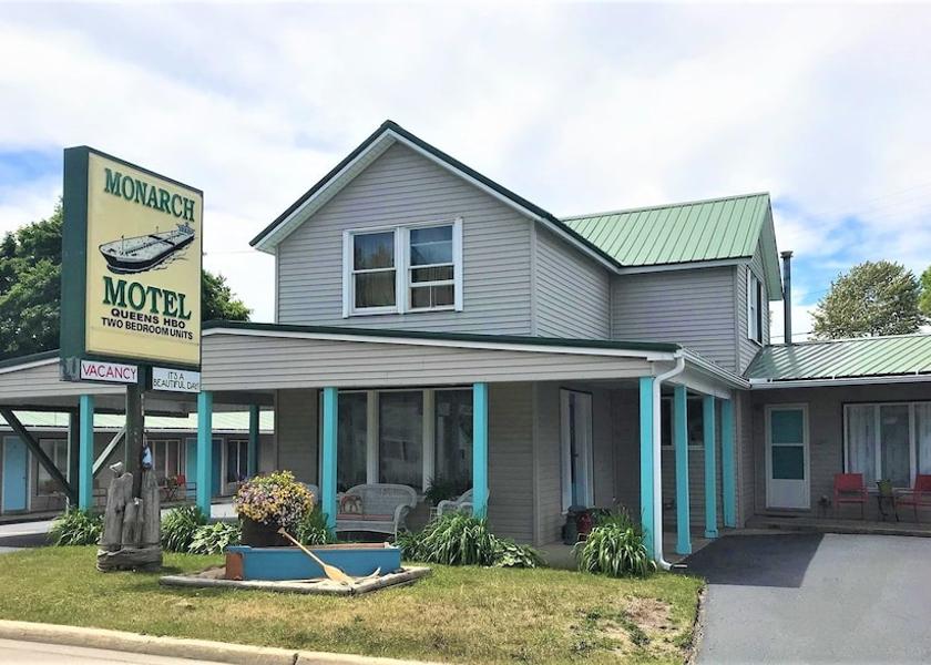 Michigan Cheboygan Front of property