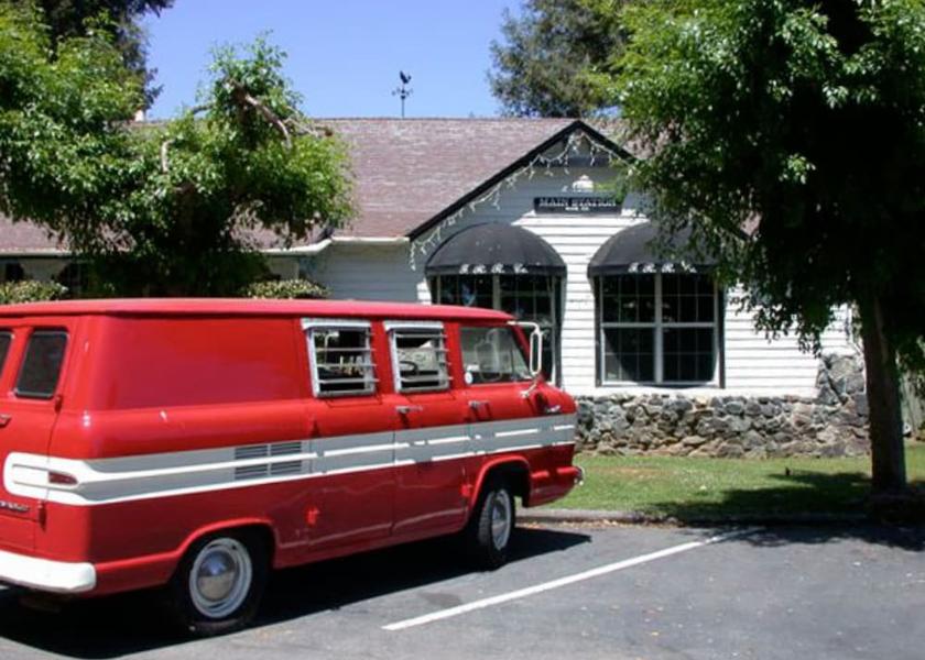 California Nice Exterior Detail