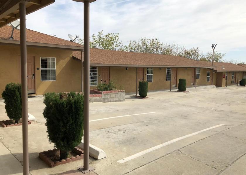 California Taft Exterior Detail