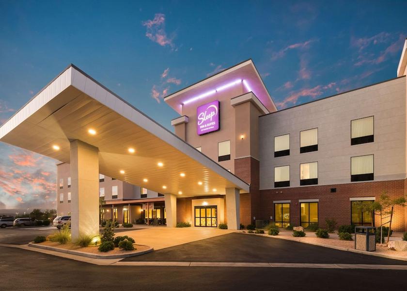 Utah Hurricane Exterior Detail