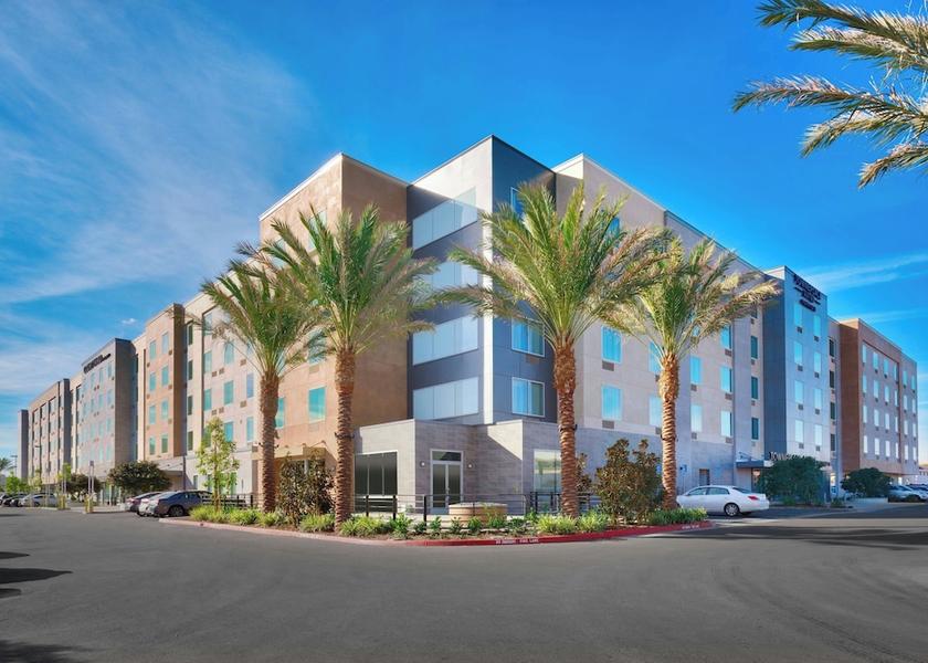 California Hawthorne Exterior Detail