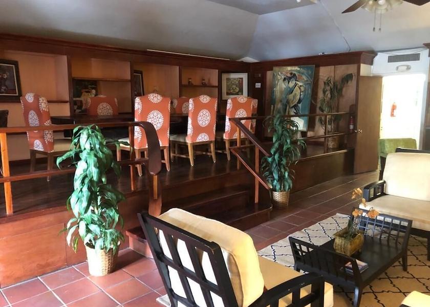  St. Thomas Living Area